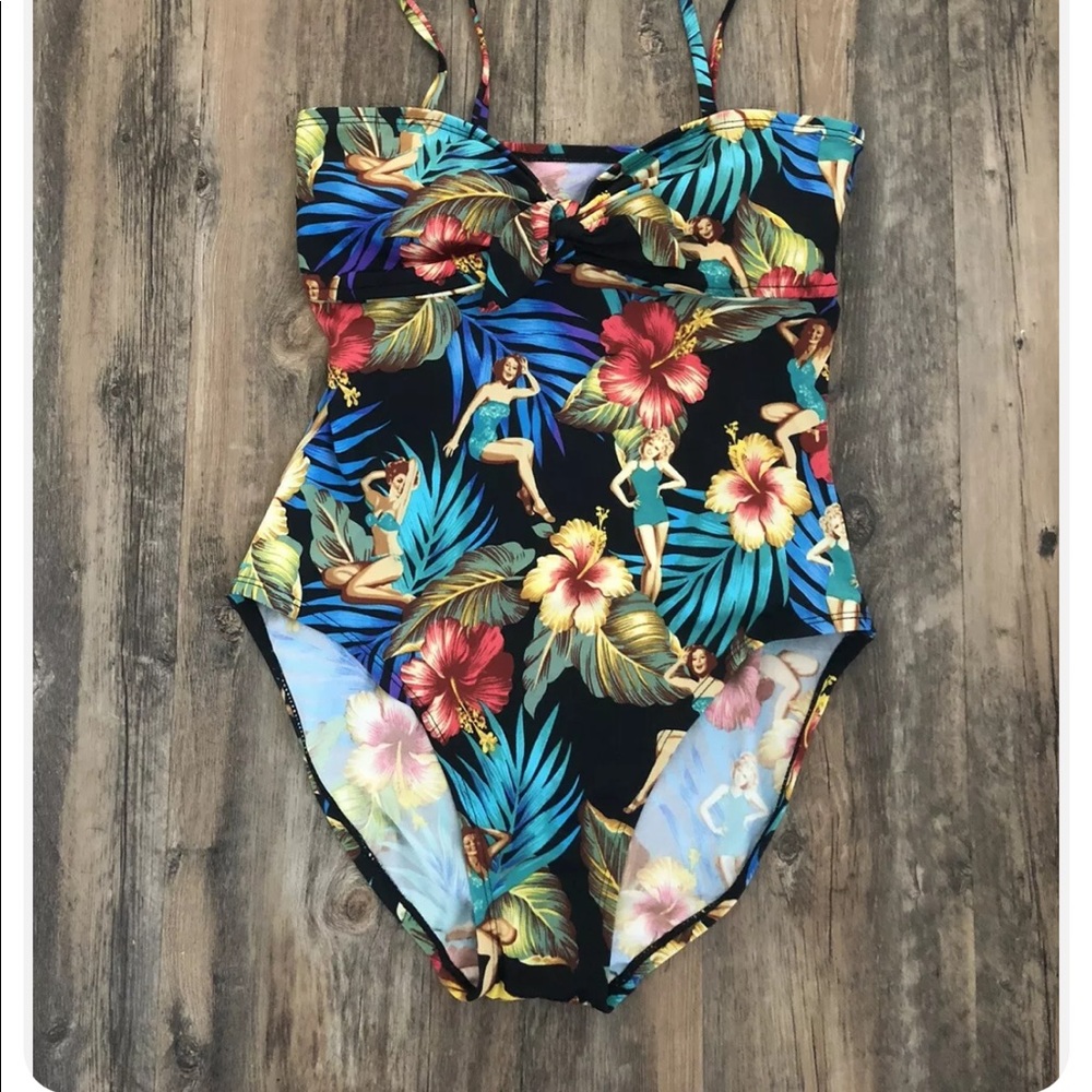 Kathy Ireland vintage inspired retro Hawaiian pin up girl one piece swim suit